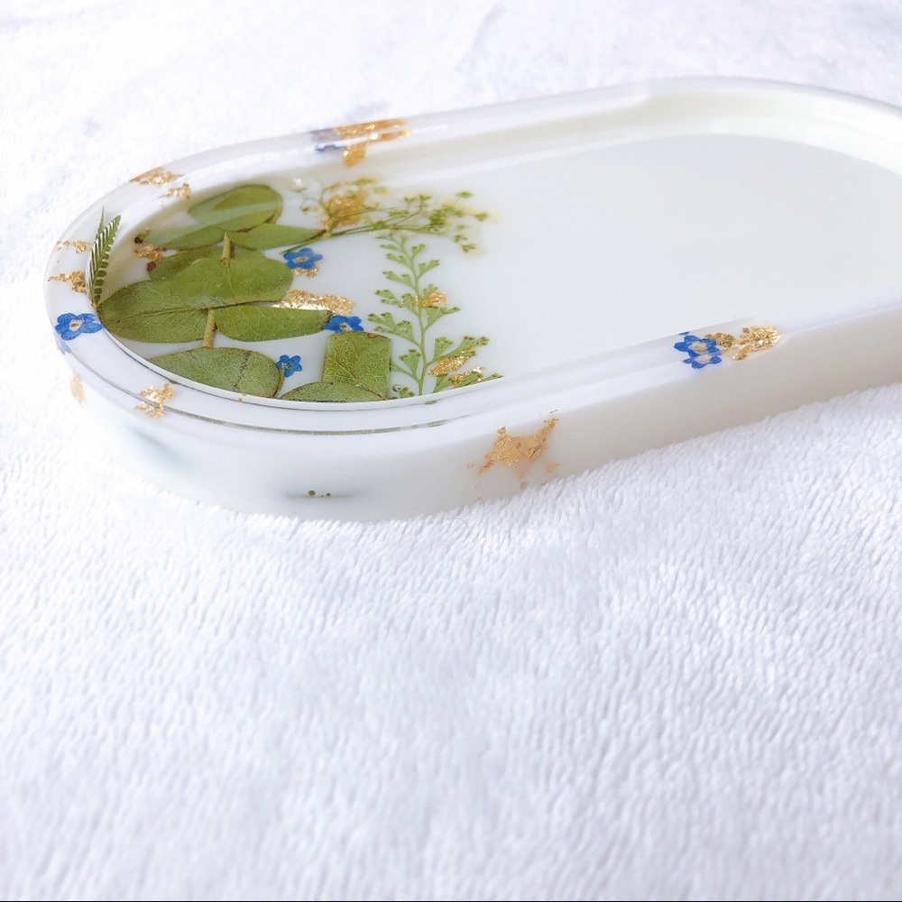 Pressed floral jewelry dish/rolling tray